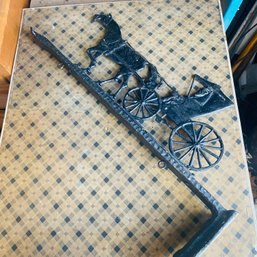 Vintage Horse And Buggy Lamp Post Decor (Pod)