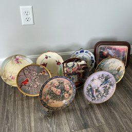 Assorted Decoratie Plates With Stands - See Description (Porch)