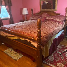 Solid King Size Bed With Large Wood Posts With All Bed Linens & Comforter Included (MB)