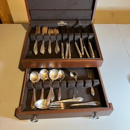 Vintage Rogers Brothers Cutlery Set In Wooden Case (BSMT Middle)
