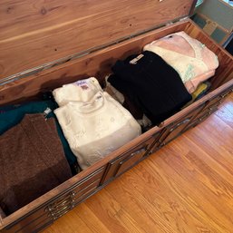 Great Lot Of Vintage Ladies Sweaters, Mostly Small/Medium (LR)