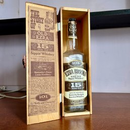 EZRA BROOKS 'rare Old Sippin Whiskey' Bottle In Wooden Case (b1)