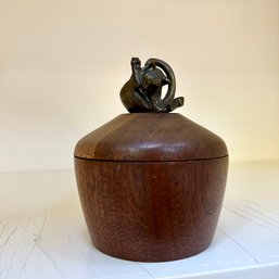 Wood Turned Bowl With Decorative Cat Figurine (FR)