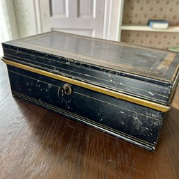 Vintage Metal Decorative Lock Box (b1)