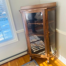 Vintage Curved Curio Cabinet With Locking Door And Skeleton Key (Dining Room)