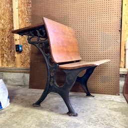 Gorgeous Antique School Desk With Intricate Cast Iron Work (garageMB10)