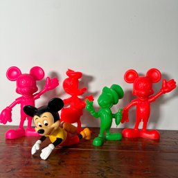 Unique Vintage Plastic Mold Disney Figures (KH)