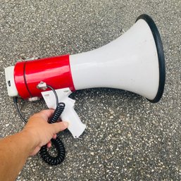 Attention! Molectron Megaphone With Detachable Speaker (*62363*) - (Garage)