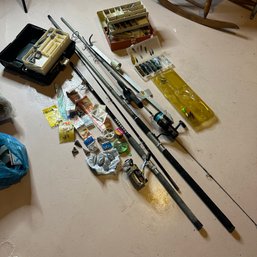 Great Vintage Fishing Lot Including RYOBI SX-5 & Daiwa D7000, Plus Accessories (BSMT)