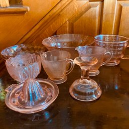 Light Pink Vintage Glass Juicer, Measuring Cups & More - Cracks Noted (front Door Entry)