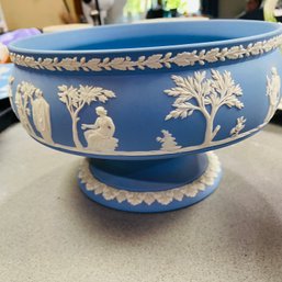 Gorgeous Blue Wedgwood Jasperware Footed Bowl (Kitchen)