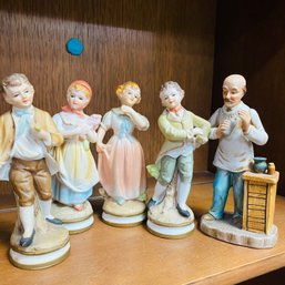 5 Lovely Vintage Ceramic Figurines Dressed In 18th Century Garb (Kitchen)