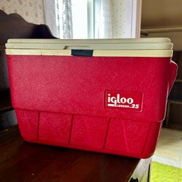 Vintage Red IGLOO Cooler (b1)