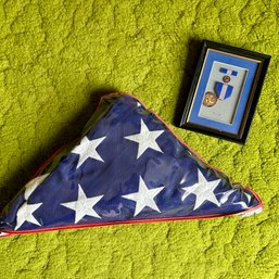 Folded American Flag And Framed US ARMY Achievement Medal (b1)