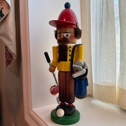 Vintage Steinbach Golfer Nutcracker (Master Bedroom)