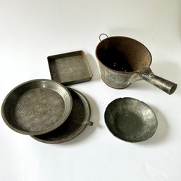 Vintage Metal Pans And Pots (CN)