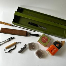 Miscellaneous Vintage Hand Tools And Hardware And Green Hardware Tray (CN)