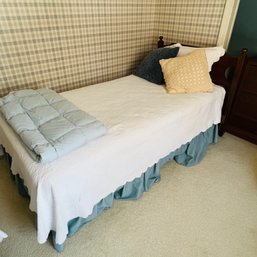 Vintage Twin Size Bed (Bedroom 1)