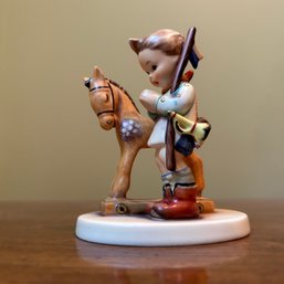 Vintage Goebel W Germany HUMMEL Figure 'Prayer Before Battle' (BR)