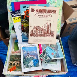 Vintage Travel Books, Brochures, Maps And Postcards - Many National And International Destinations!