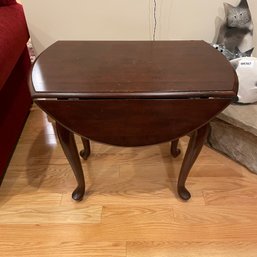 Kincaid Drop Leaf End Table (lR)