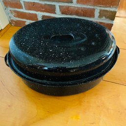 Metal Roasting / Broiling Pan With Dome Lid (Livingroom 2)