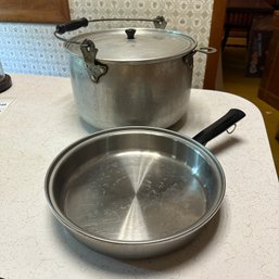 Vintage MIRRO 16 QT Pot With Lid & Duncan Hines Pan (Kitchen)