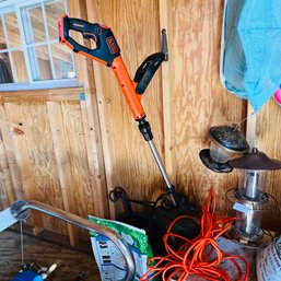 Black And Decker Weed Whacker (Shed