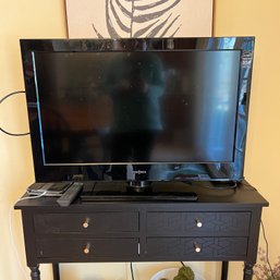 Insignia 32' Television With Remote (kitchen)
