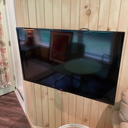 Swivel Mounted LG TV With Remote (porch)