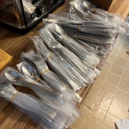 Set Of Lenox Cutlery - New! (kitchen)