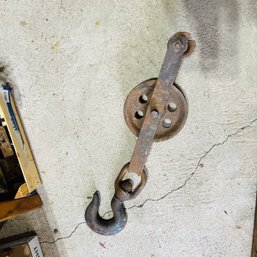 Heavy Duty Pulley With Hook