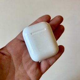 Apple AIRPODS In Case (office) - No Charging Cord