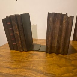 Set Of Cute Faux Book Bookends With A Vintage Look (books Not Included) (Bsmt Shelf)