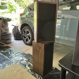 Pair Of Vintage Speakers, Wires Not Included (garage)