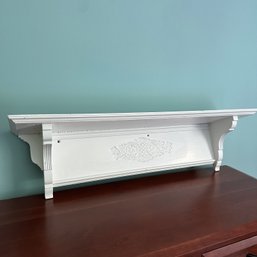 Beautiful Vintage Solid Wood White Painted Mantle (UP2)