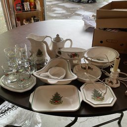 Large Lot Of Pfaltzgraff Christmas Dishes And Table Decor (garage)