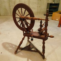 Wow! Antique Saxon Style Wood Spinning Wheel (BSMT)
