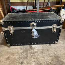 Vintage Black Trunk With Key (Garage)