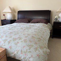 Queen Size Platform Bed With Sleep Number Mattress (master BR)