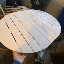 Allibert Oval White Plastic Outdoor Folding Table 41'x53' (Garage)