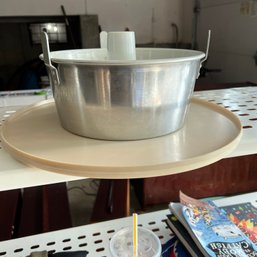 Plastic Turntable And Angel Food Cake Pan (Loc. 9)