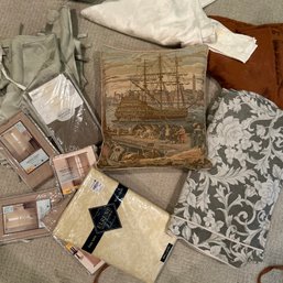 Home Decor Lot: Curtains, Linens, Etc (BR)