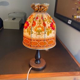 Adorable Country Cottage Small Wooden Lamp With Cloth Floral Shade (B2)