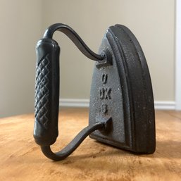 Vintage Hand Iron (BR)