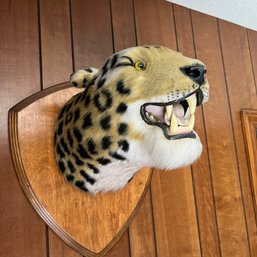 Faux Leopard Mounted Head (den)