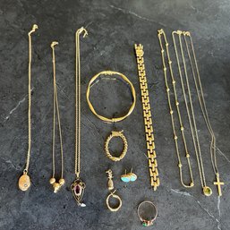 Stunning Lot Of 14K Gold Jewelry (HW)