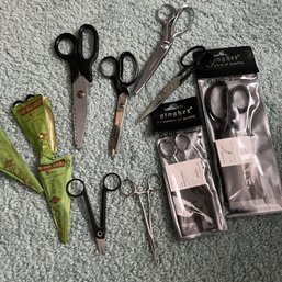 Assorted Sewing Scissors, Some Vintage (Upstairs 1)
