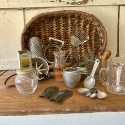 Vintage Kitchen Accessories, Measuring Cups, Graters, Etc (KG)