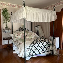 Metal Full Size Canopy Bed (b1)